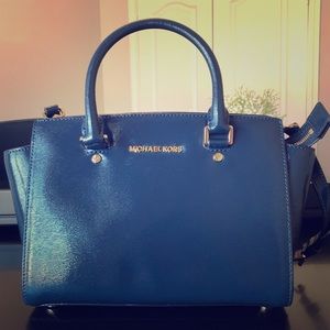 Michael Kors Selma Handbag (Medium)